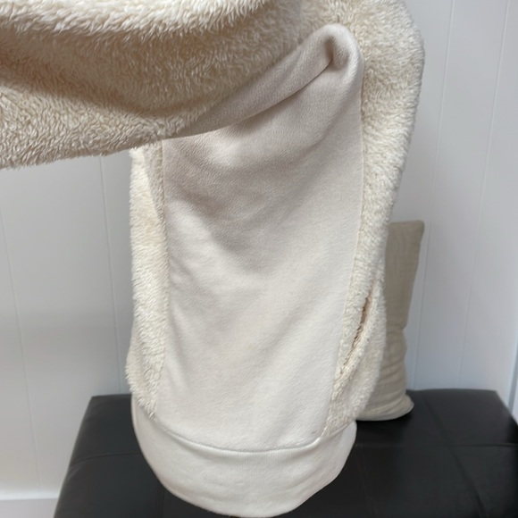 Bench cream fleece hoodie zip up. - Picture 5 of 16